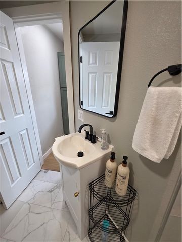 2402 SE Jayel Terrace 1, Bentonville, AR 72712