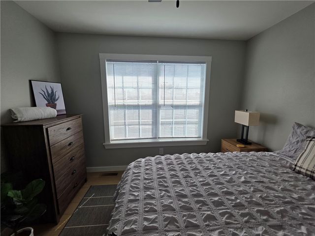 2402 SE Jayel Terrace 1, Bentonville, AR 72712