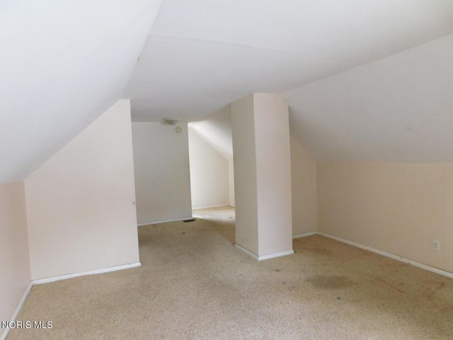 3235 Beaumont Drive, Toledo, OH 43608