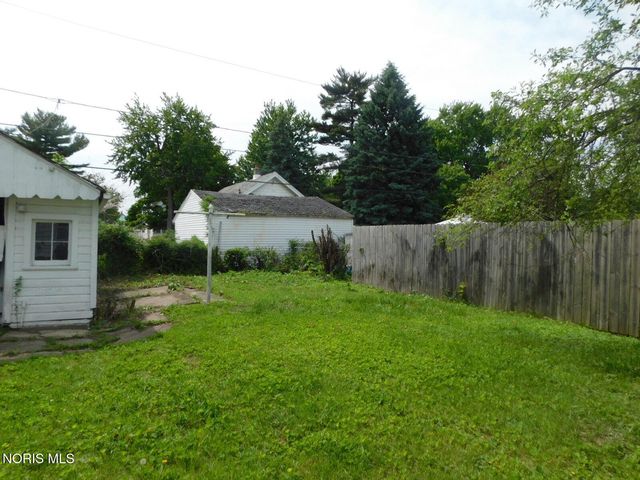 3235 Beaumont Drive, Toledo, OH 43608