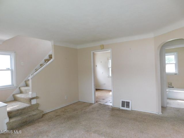 3235 Beaumont Drive, Toledo, OH 43608