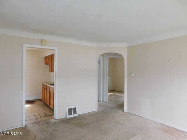 3235 Beaumont Drive, Toledo, OH 43608