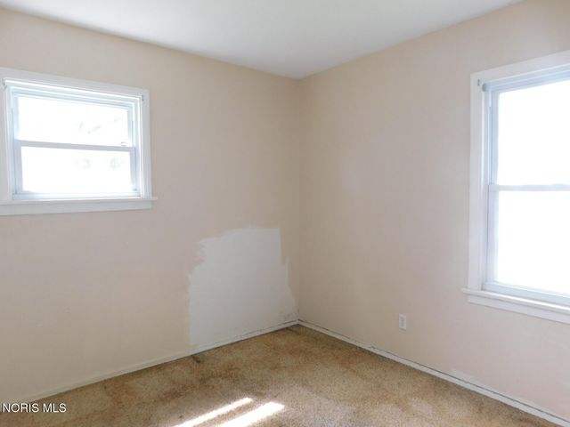 3235 Beaumont Drive, Toledo, OH 43608