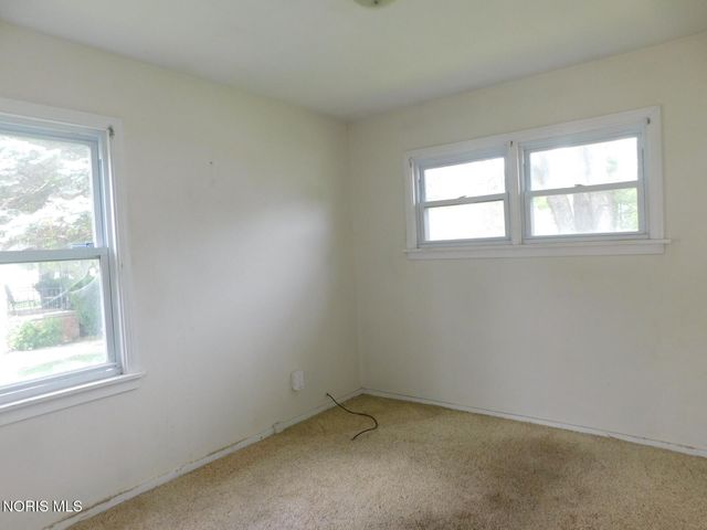 3235 Beaumont Drive, Toledo, OH 43608
