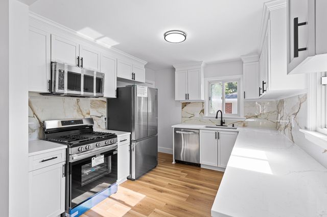 28852 Westfield Street, Livonia City, MI 48150