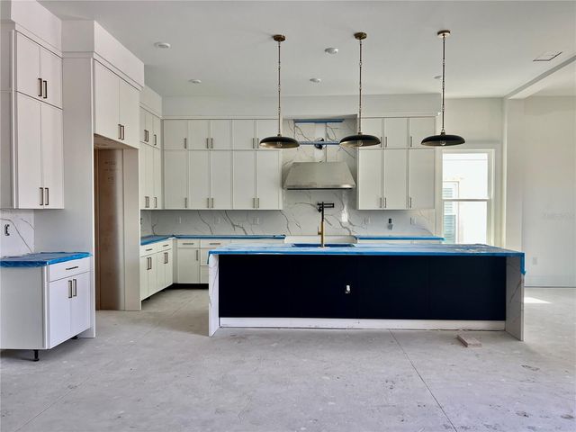 4633 W KENSINGTON AVENUE, Tampa, FL 33629