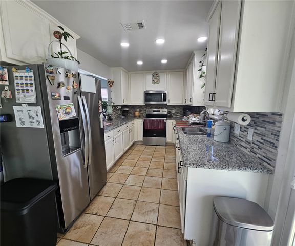 2549 Spring Creek Drive, Balch Springs, TX 75180