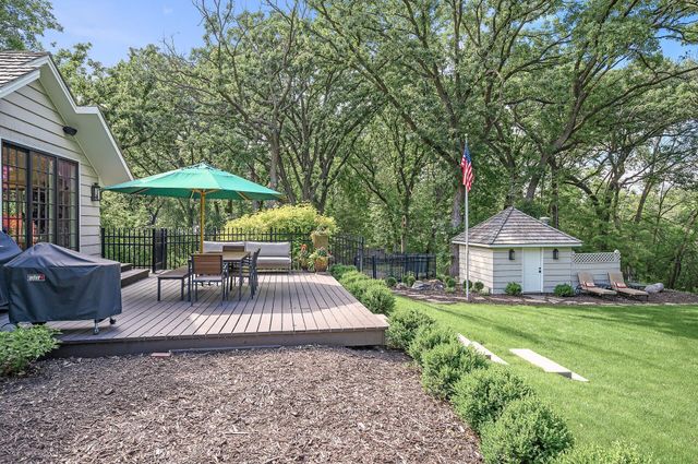 10 Saint Albans Road E, Hopkins, MN 55305