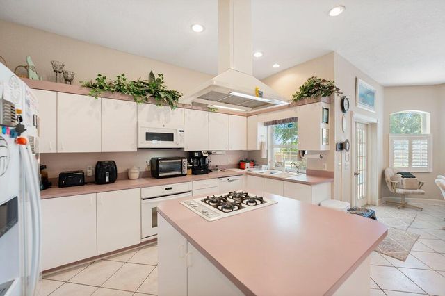 156 SW Saratoga Avenue, Port St Lucie, FL 34953