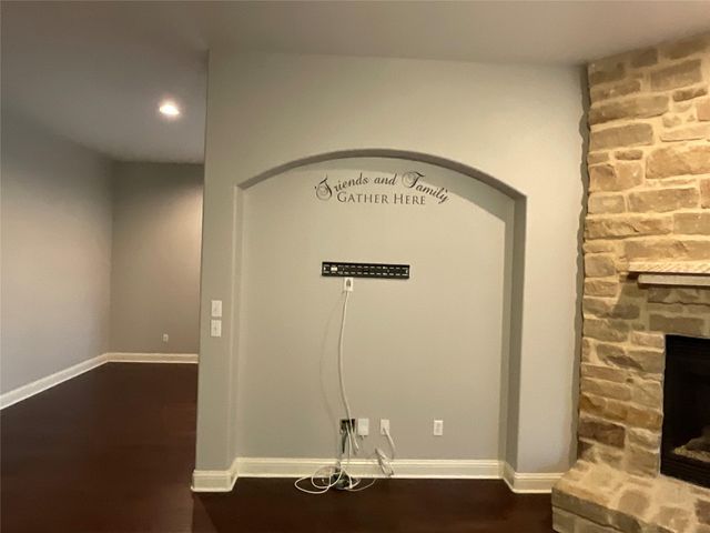 3928 Crest LN, Round Rock, TX 78681