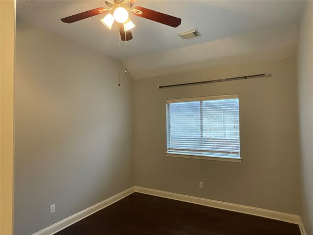 3928 Crest LN, Round Rock, TX 78681