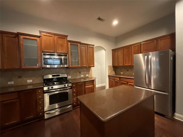 3928 Crest LN, Round Rock, TX 78681