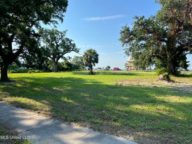 3621 9th Street, Gulfport, MS 39501