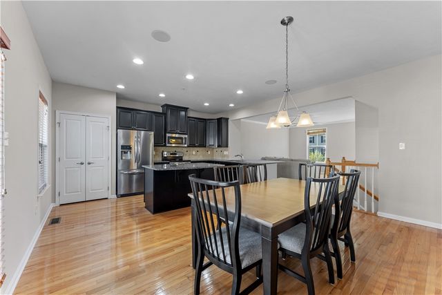 410 Fairmont Dr, Marshall, PA 15090