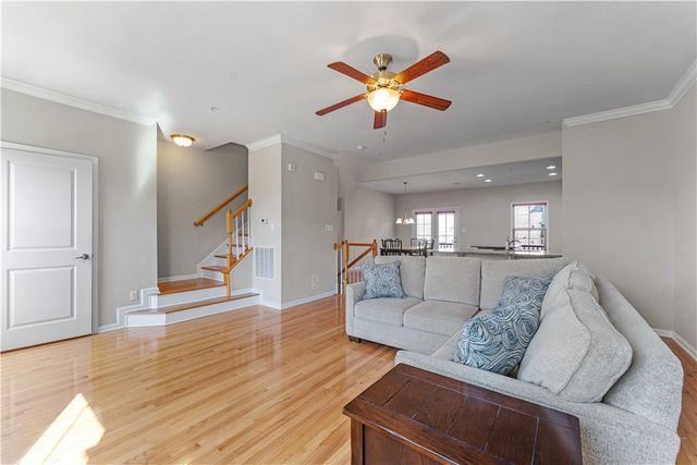 410 Fairmont Dr, Marshall, PA 15090