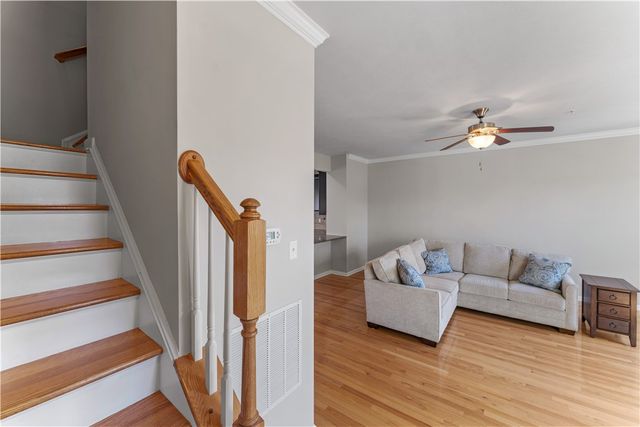 410 Fairmont Dr, Marshall, PA 15090