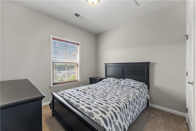 410 Fairmont Dr, Marshall, PA 15090