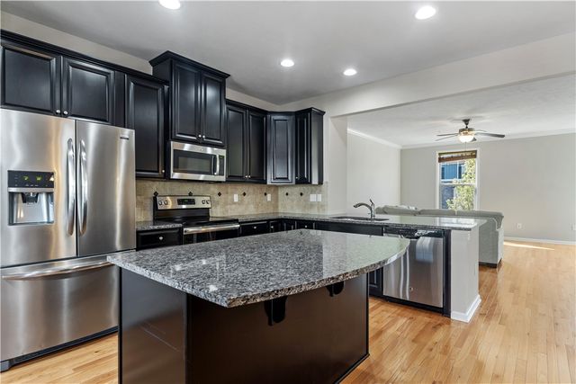410 Fairmont Dr, Marshall, PA 15090