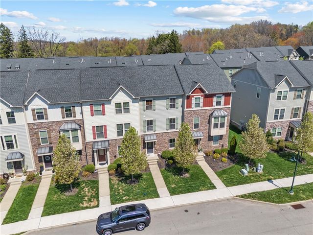 410 Fairmont Dr, Marshall, PA 15090