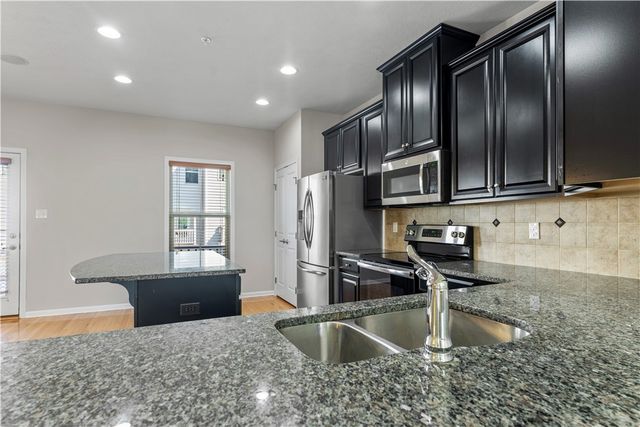 410 Fairmont Dr, Marshall, PA 15090
