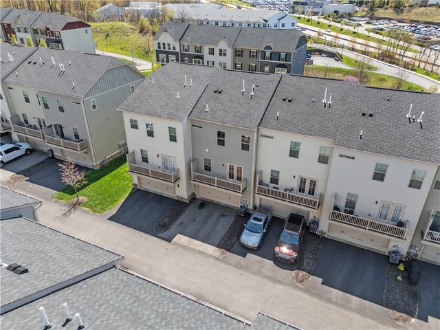 410 Fairmont Dr, Marshall, PA 15090