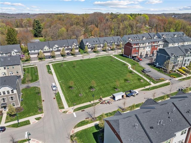 410 Fairmont Dr, Marshall, PA 15090