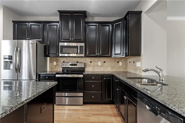 410 Fairmont Dr, Marshall, PA 15090