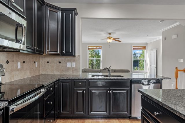 410 Fairmont Dr, Marshall, PA 15090