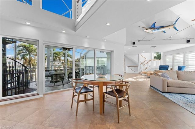 1730 Jewel Box DR, Sanibel, FL 33957