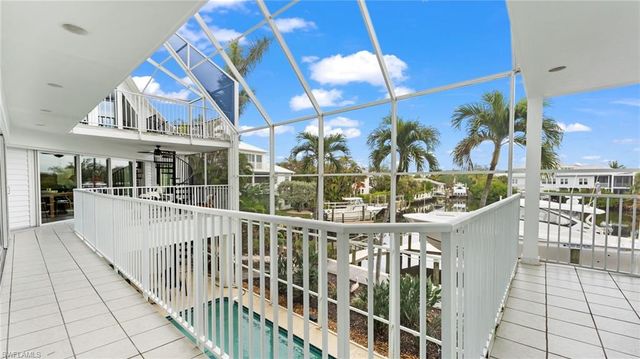 1730 Jewel Box DR, Sanibel, FL 33957