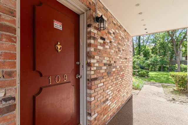 7812 Royal Lane 109, Dallas, TX 75230