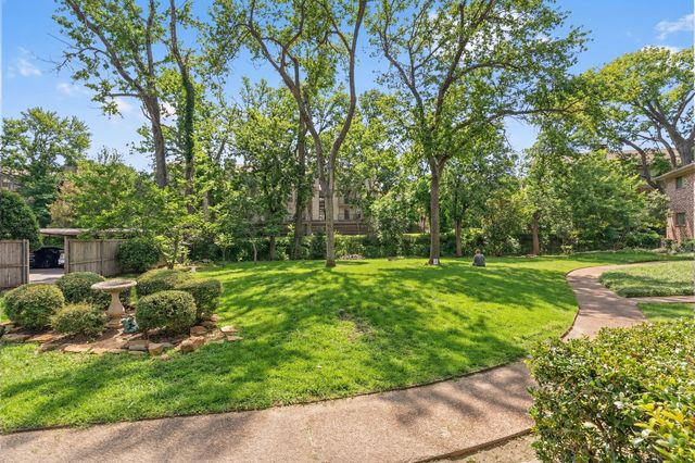 7812 Royal Lane 109, Dallas, TX 75230