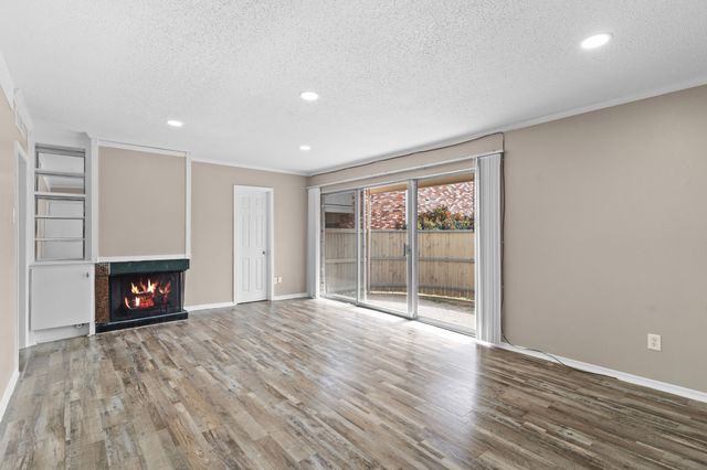 7812 Royal Lane 109, Dallas, TX 75230