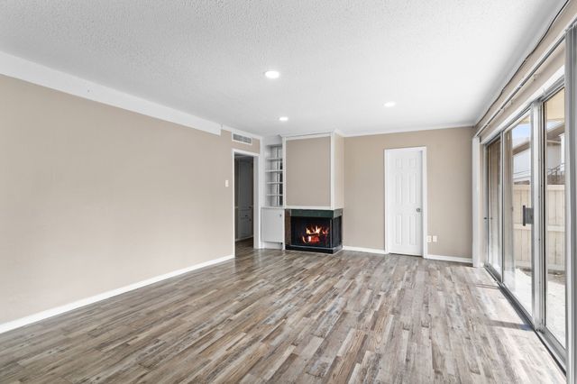 7812 Royal Lane 109, Dallas, TX 75230