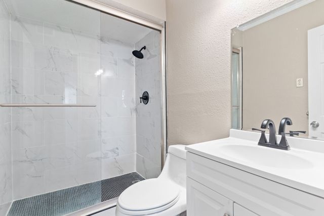 7812 Royal Lane 109, Dallas, TX 75230