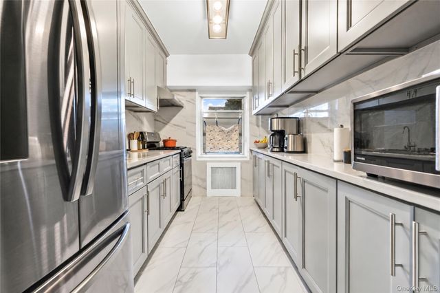 26-25 Union Street 1C, Flushing, NY 11354