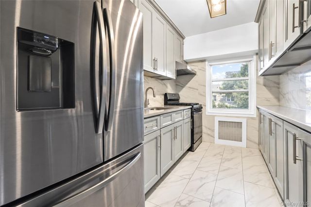 26-25 Union Street 1C, Flushing, NY 11354