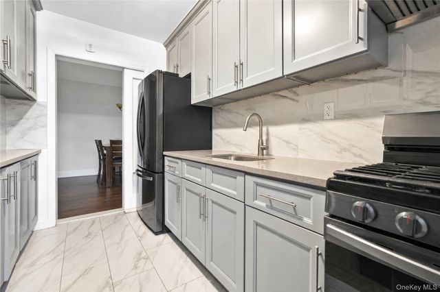 26-25 Union Street 1C, Flushing, NY 11354