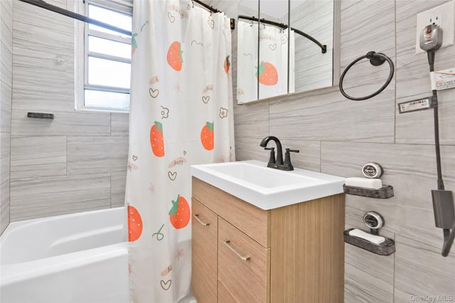 26-25 Union Street 1C, Flushing, NY 11354