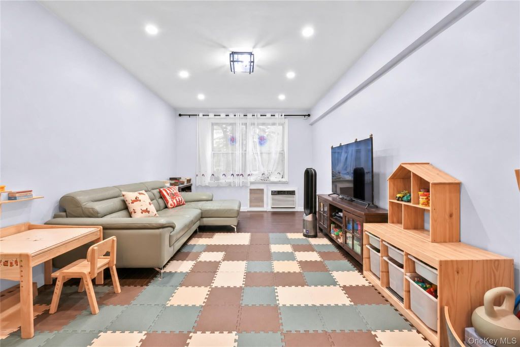 26-25 Union Street 1C, Flushing, NY 11354 — exterior