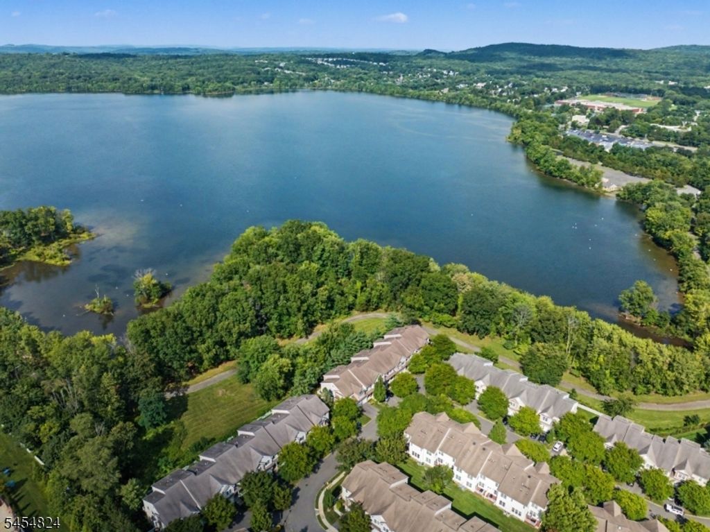 214 Levinberg Ln 214, Wayne Twp., NJ 07470 — exterior