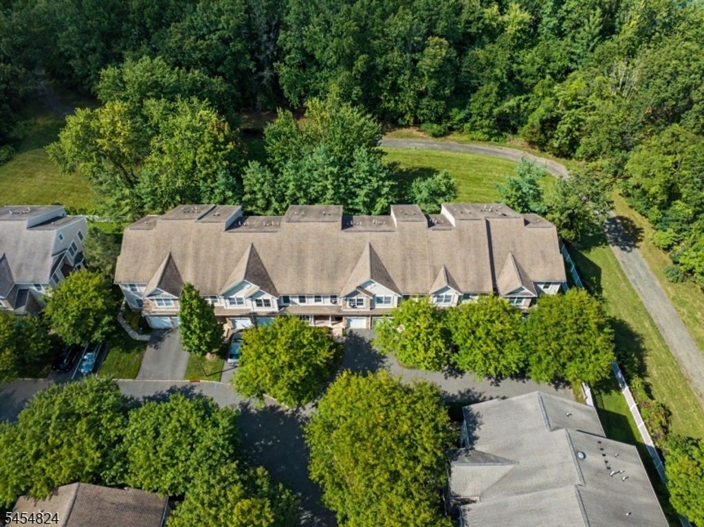 214 Levinberg Ln 214, Wayne Twp., NJ 07470 — photo 3