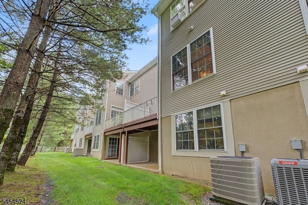 214 Levinberg Ln 214, Wayne Twp., NJ 07470 — photo 5