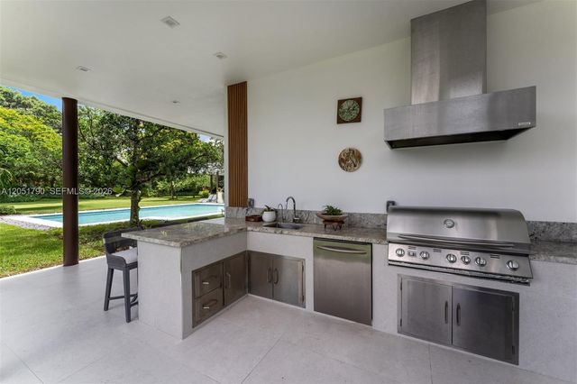 7502 SW 102nd Street, Pinecrest, FL 33156