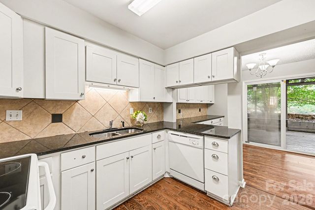 7900 Horse Chestnut Lane, Charlotte, NC 28277