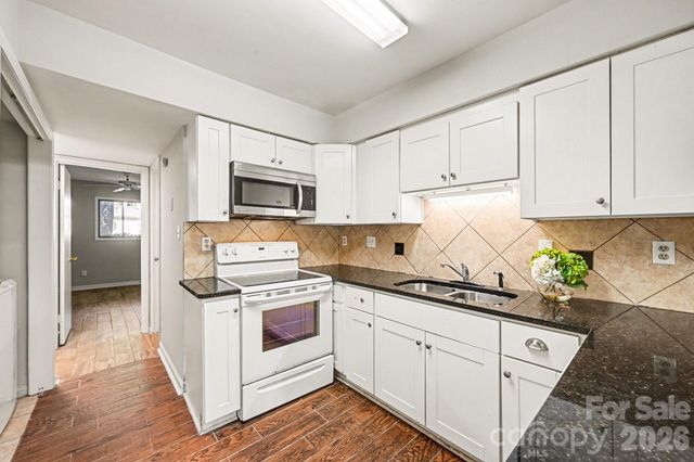 7900 Horse Chestnut Lane, Charlotte, NC 28277