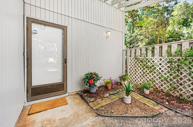 7900 Horse Chestnut Lane, Charlotte, NC 28277