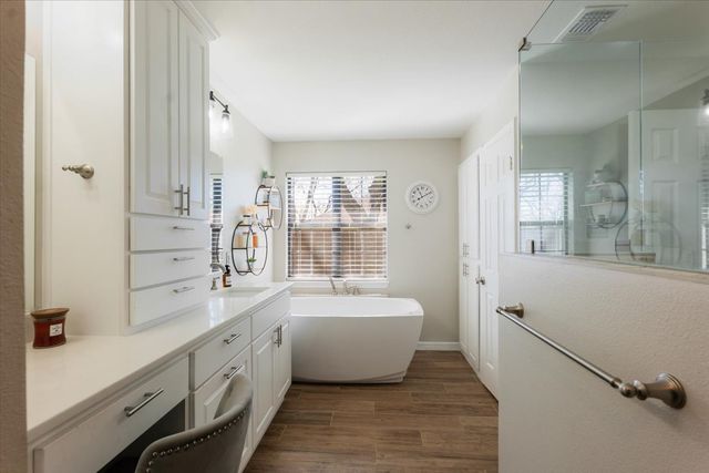 6105 Bontura Court, Granbury, TX 76049