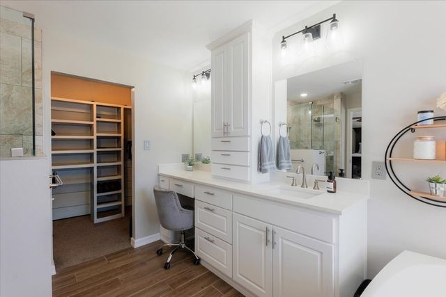 6105 Bontura Court, Granbury, TX 76049