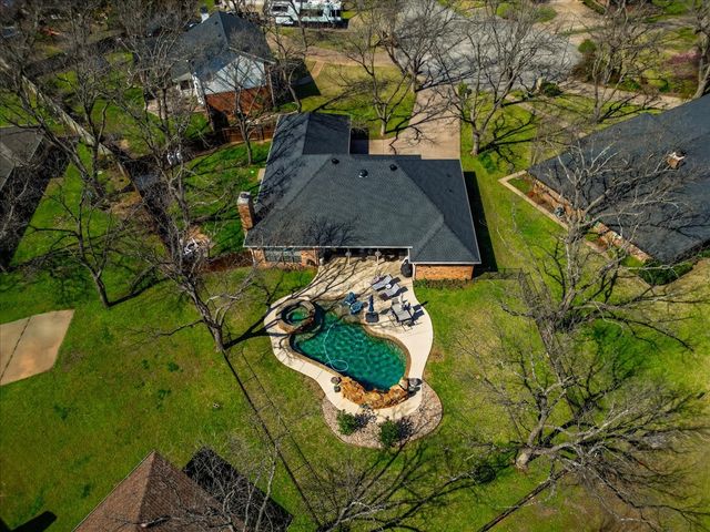 6105 Bontura Court, Granbury, TX 76049
